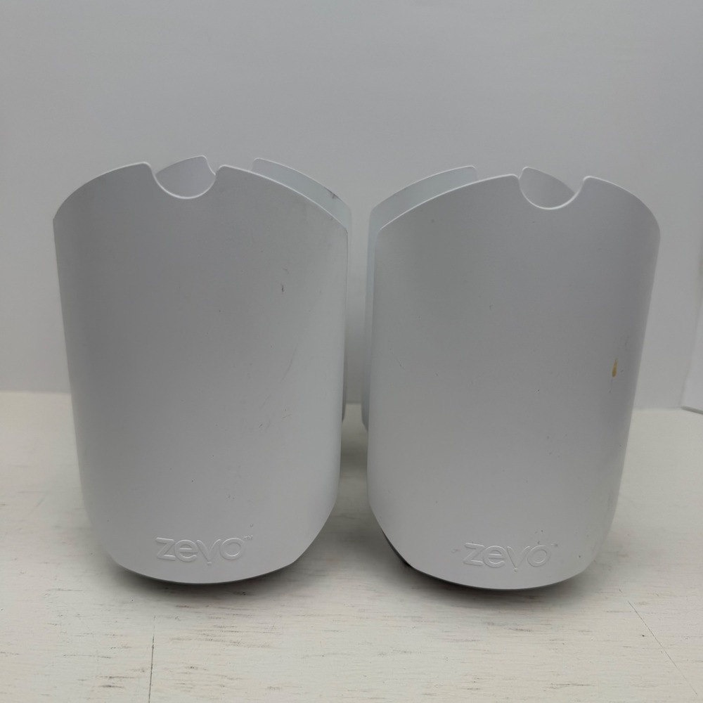 Zevo Lot of 4 Flying Insect Trap Plug-In Bases White Indoor Fly Gnat Catcher